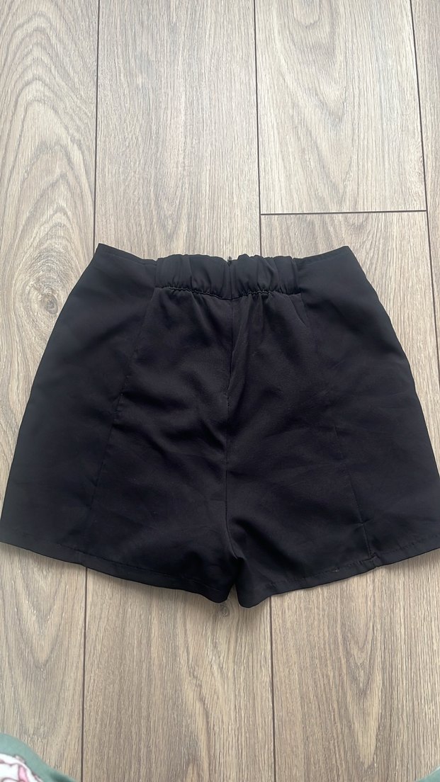 Siyah Mini Etek Şort yırtmaçlı - Görsel 3