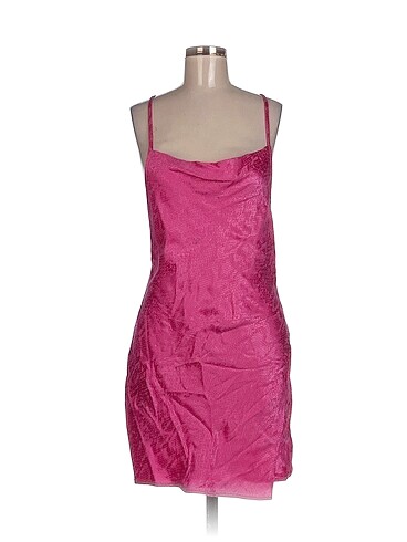 Zara Kısa Elbise %70 İndirimli.