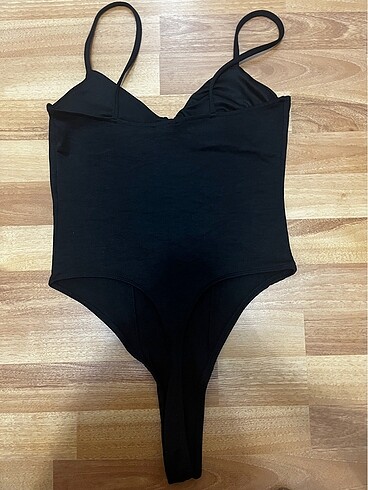 m Beden BERSHKA M BEDEN İP ASKILI BODY