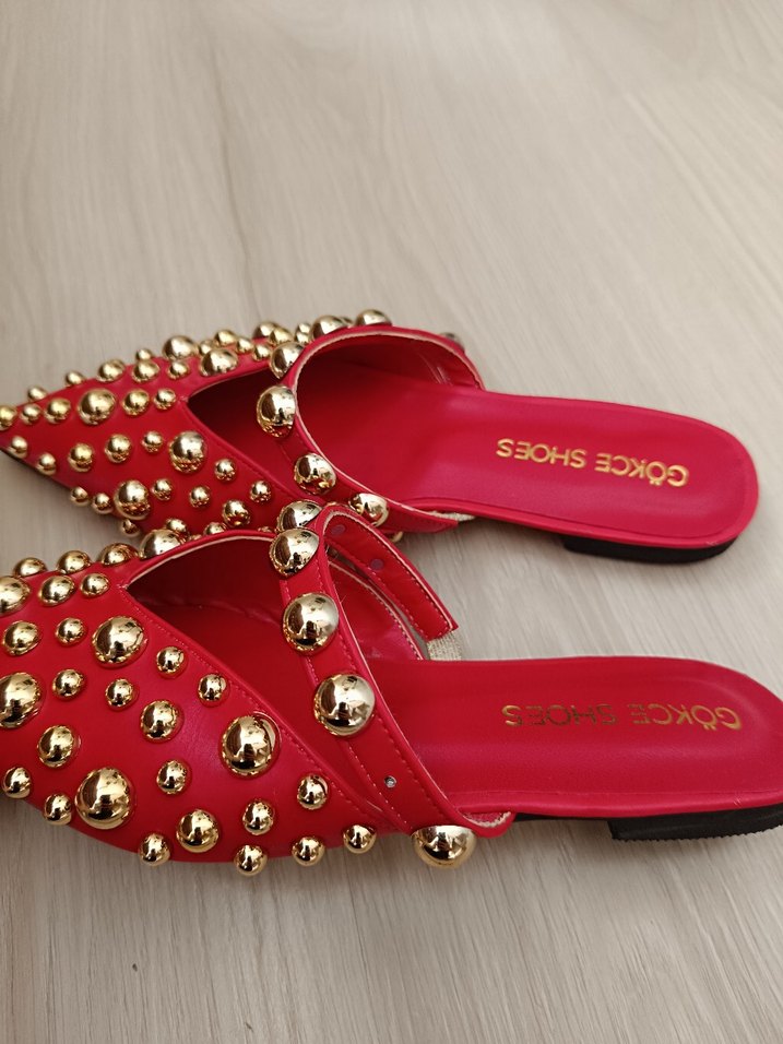 Kırmızı Boncuklu Alçak Topuklu Kadın Terlik - Görsel 3