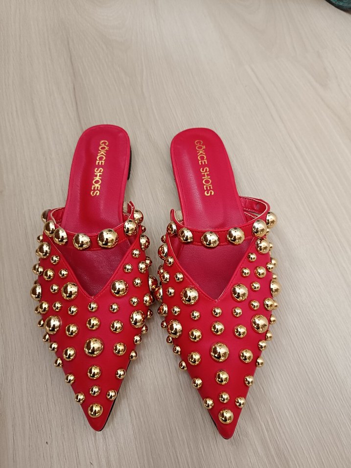 Kırmızı Boncuklu Alçak Topuklu Kadın Terlik - Görsel 2