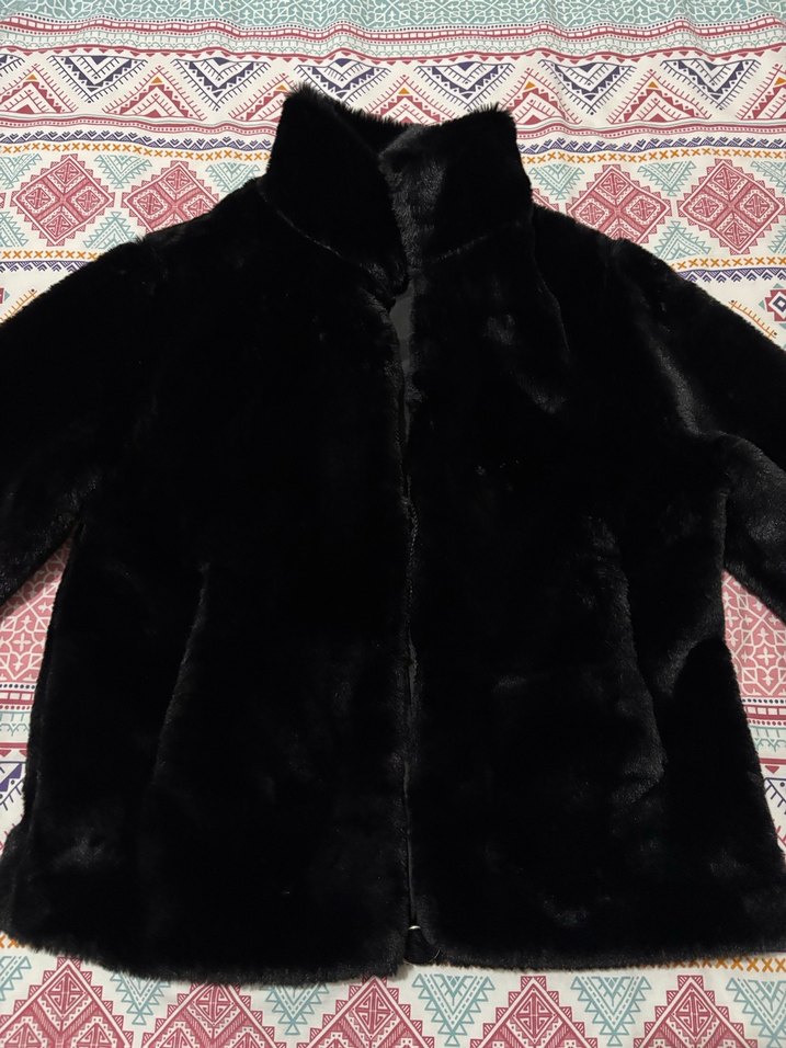 Kadın Siyah Peluş Yüksek Yakalı Kürk Ceket - Görsel 4