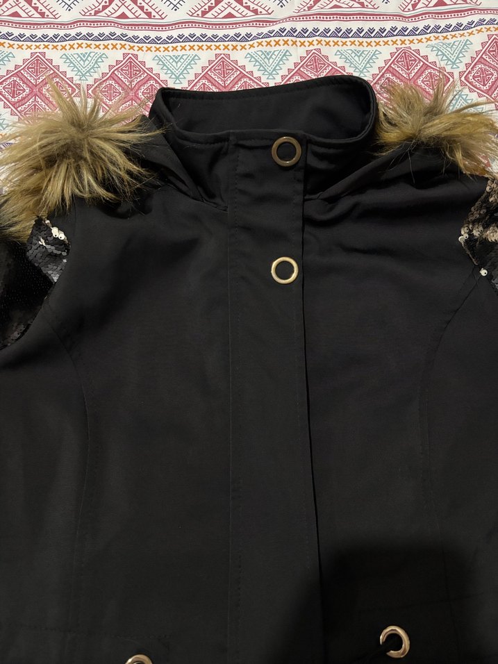 Kürk Detaylı Siyah Uzun Kadın kaban - Görsel 4
