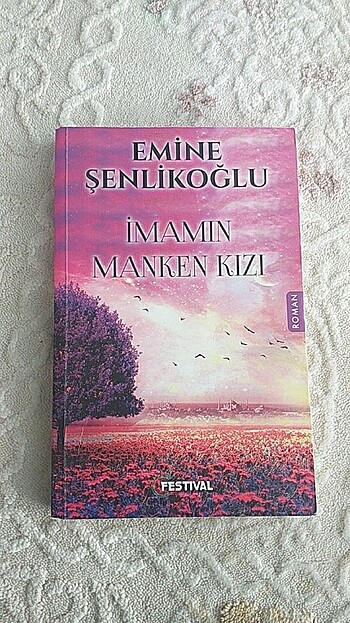 Emine Şenlikoğlu İmamın manken kızı 