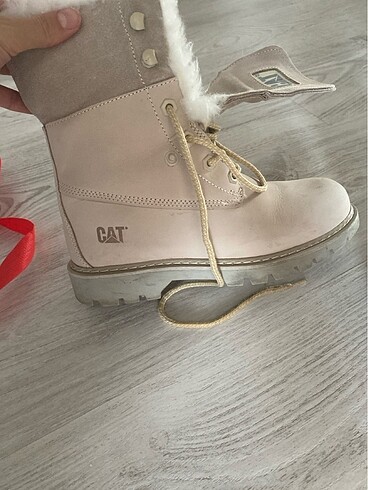 Cat Kışlık beyaz bot