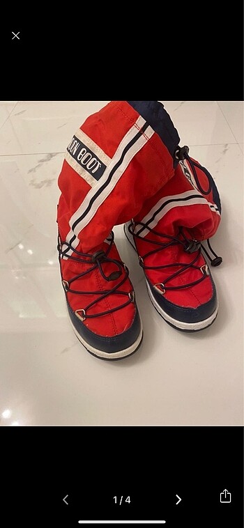 Moon boot