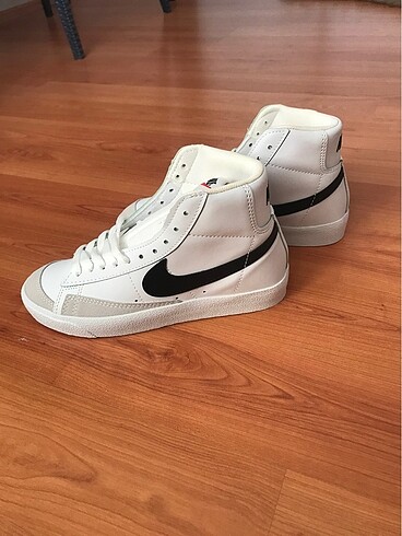 37 Beden beyaz Renk Nike spor ayakkabı