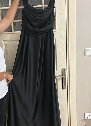 Diğer 42 beden sadece bi kez giyildi.