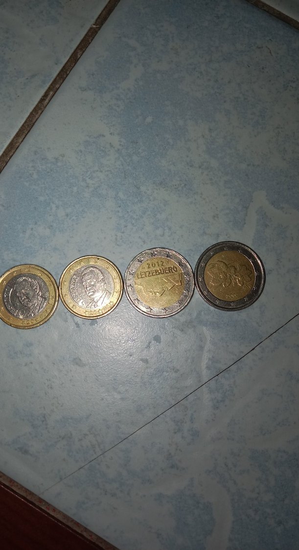 Altın ve Gri Renkli Madeni Paralar - Görsel 2