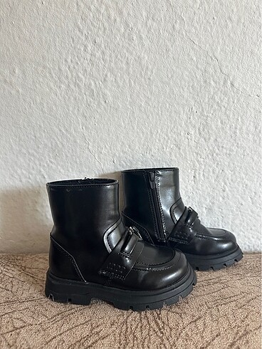 22 Beden Zara bot