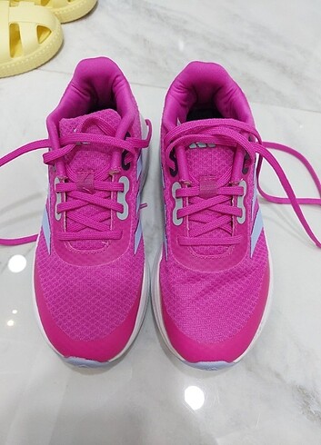 Adidas spor ayakkabı 
