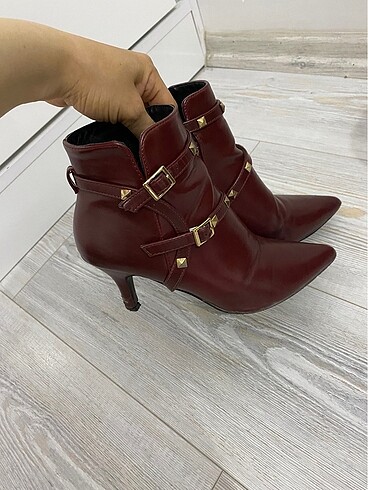 TOPUKLU KLASİK BOT Miss F