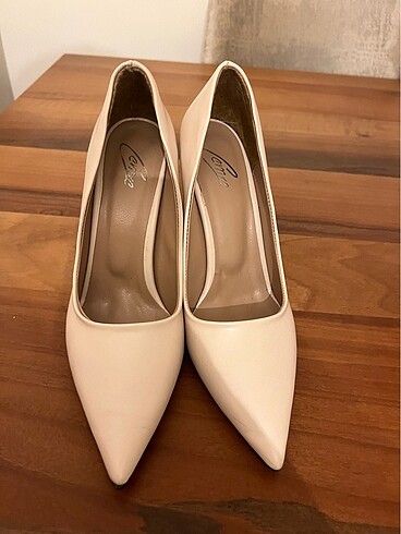Diğer 38 numara stiletto krem
