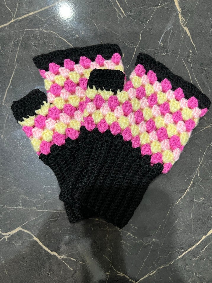 Renkli Örgü Parmaksız Kadın Eldiveni - Görsel 2