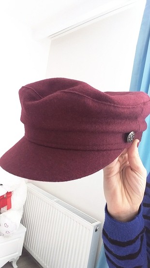 Bordo şapka
