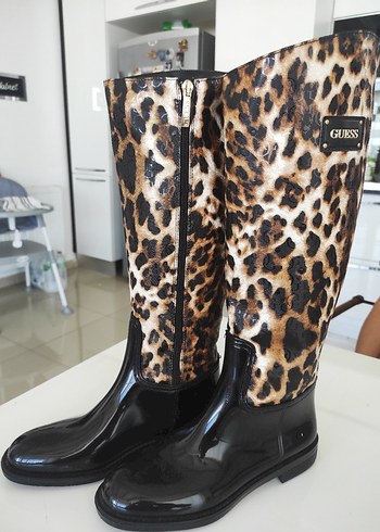 GUESS Leopar Desenli Parlak Kahverengi Kadın Çizme