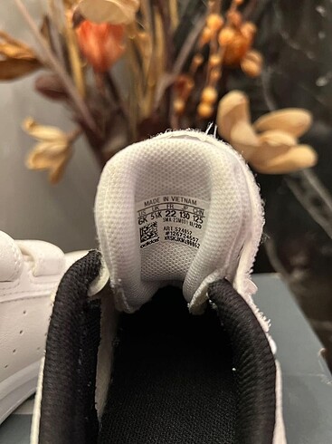22 Beden beyaz Renk Adidas bebek