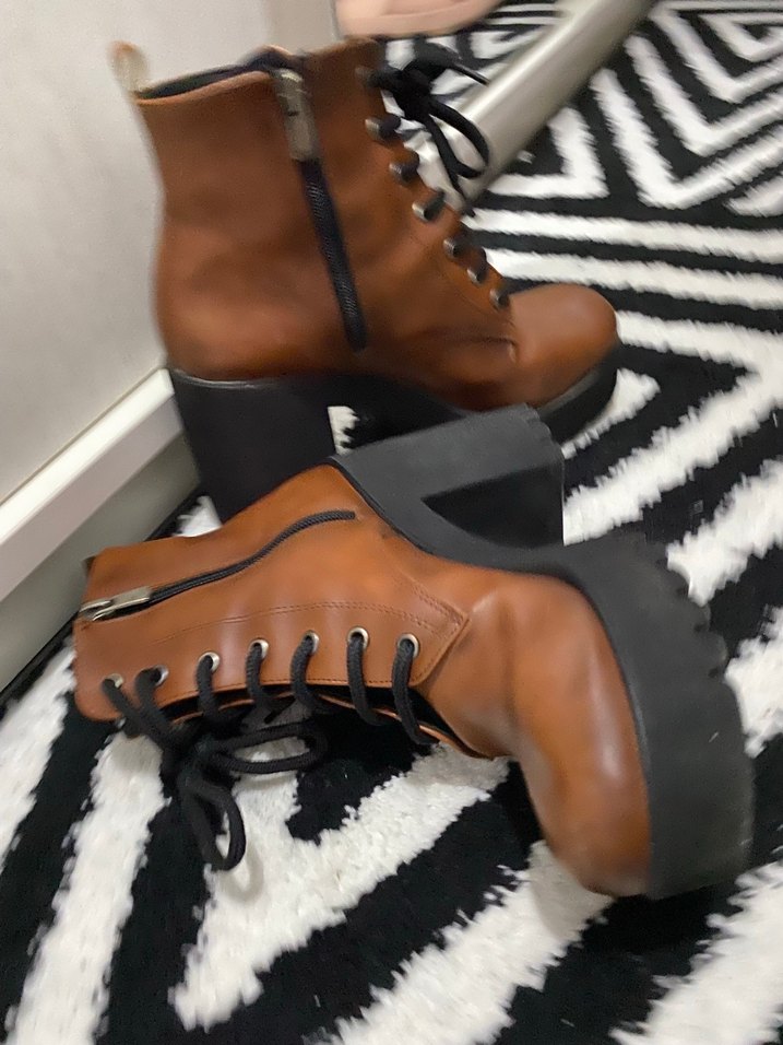 Kahverengi Bağcıklı Platform Topuklu Deri Bot - Görsel 2