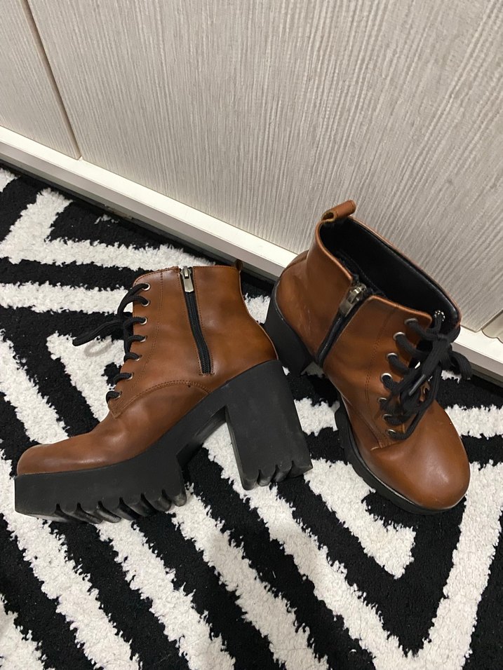 Kahverengi Bağcıklı Platform Topuklu Deri Bot - Görsel 5