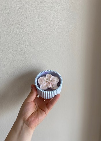 Bej Pastel Renkli Çiçekli Mum
