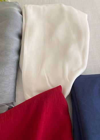 Kırmızı Parlak Kadın Şal - Görsel 4