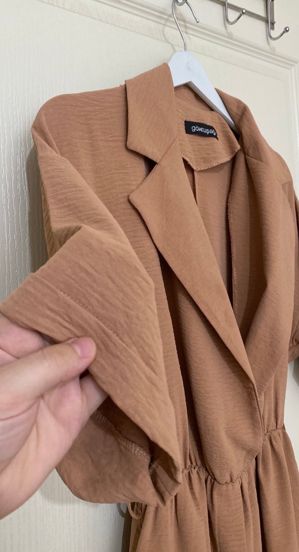 Bej Kısa Kollu Kemerli Kadın Tulum - Görsel 2