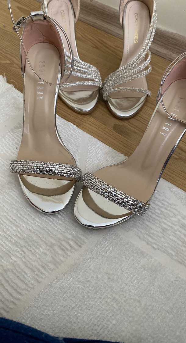 Bej Yılan Desenli Tokalı İnce Topuklu Ayakkabı - Görsel 5