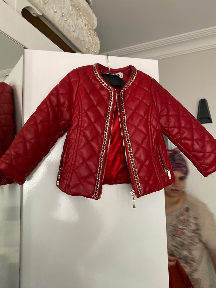 Kız Çocuk Zincir Detaylı Kırmızı Deri Ceket - Görsel 3