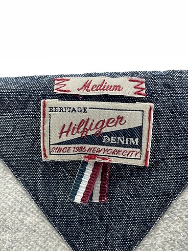 m Beden gri Renk Tommy Hilfiger T-shirt %70 İndirimli.