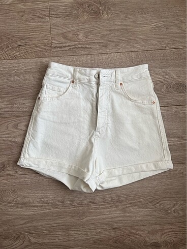 Maci jeans hiç giyilmemiş bej rengi şort