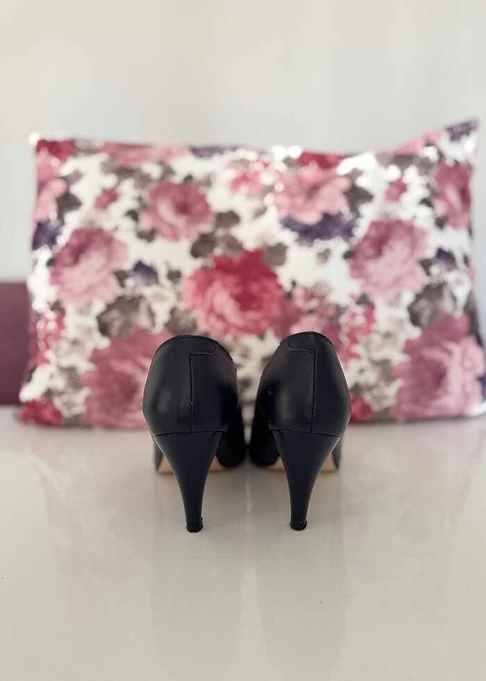 Topuklu ayakkabı - Görsel 2