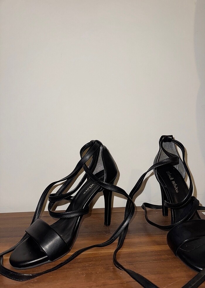 Bilekten Bağlamalı topuklu ayakkabı - Görsel 2