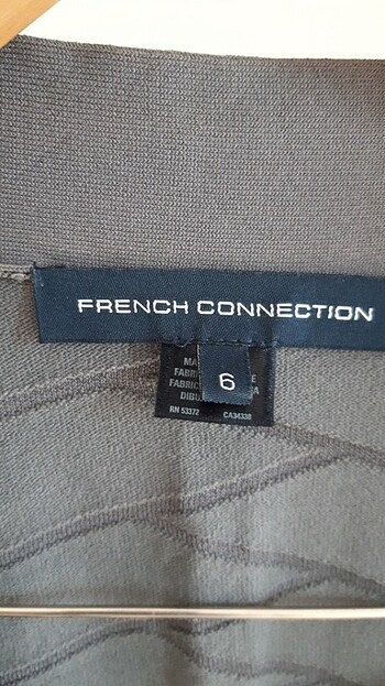 38 Beden French connection, gri, v yaka strech elbise