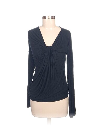 Benetton Bluz %70 İndirimli.