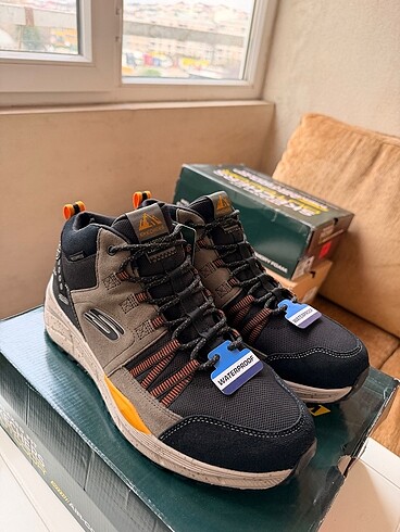 SKECHERS SU GEÇİRMEZ BOT - Görsel 2