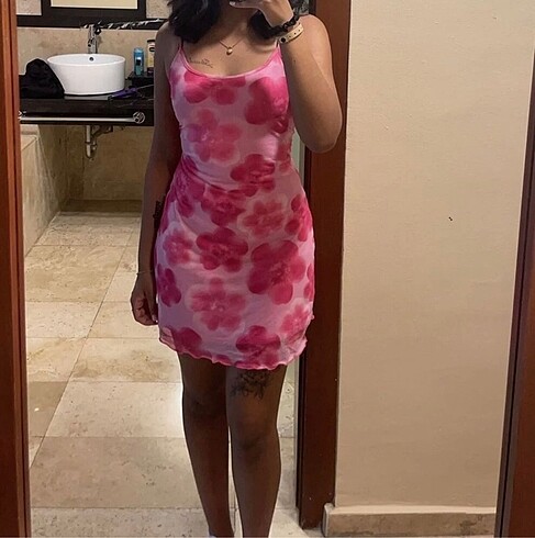 Zara pembe çiçek desenli elbise