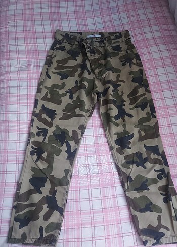 Kadın Kamuflaj Desenli Kemerli Rahat Pantolon - Görsel 6