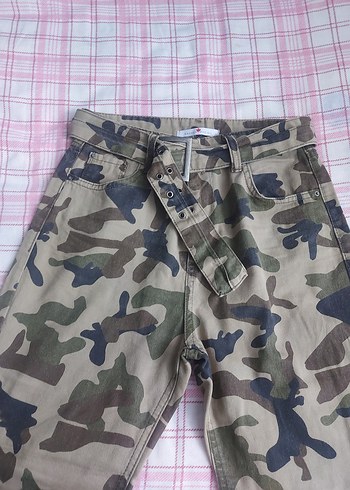 Kadın Kamuflaj Desenli Kemerli Rahat Pantolon - Görsel 3