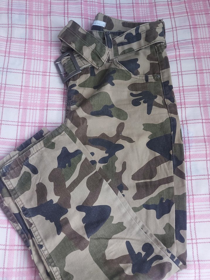 Kadın Kamuflaj Desenli Kemerli Rahat Pantolon - Görsel 5