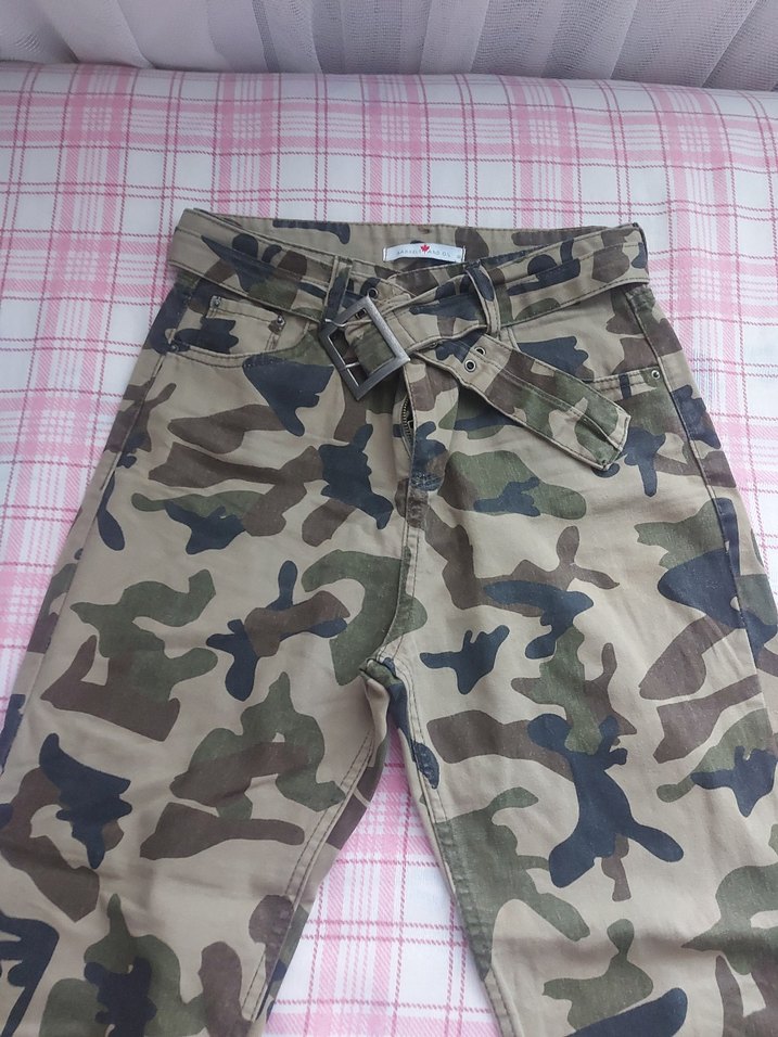 Kadın Kamuflaj Desenli Kemerli Rahat Pantolon - Görsel 2