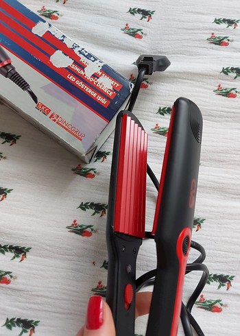 Kırmızı Saç Düzleştirici 55W 200°C - Görsel 3