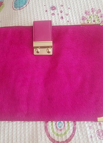 Pembe çanta