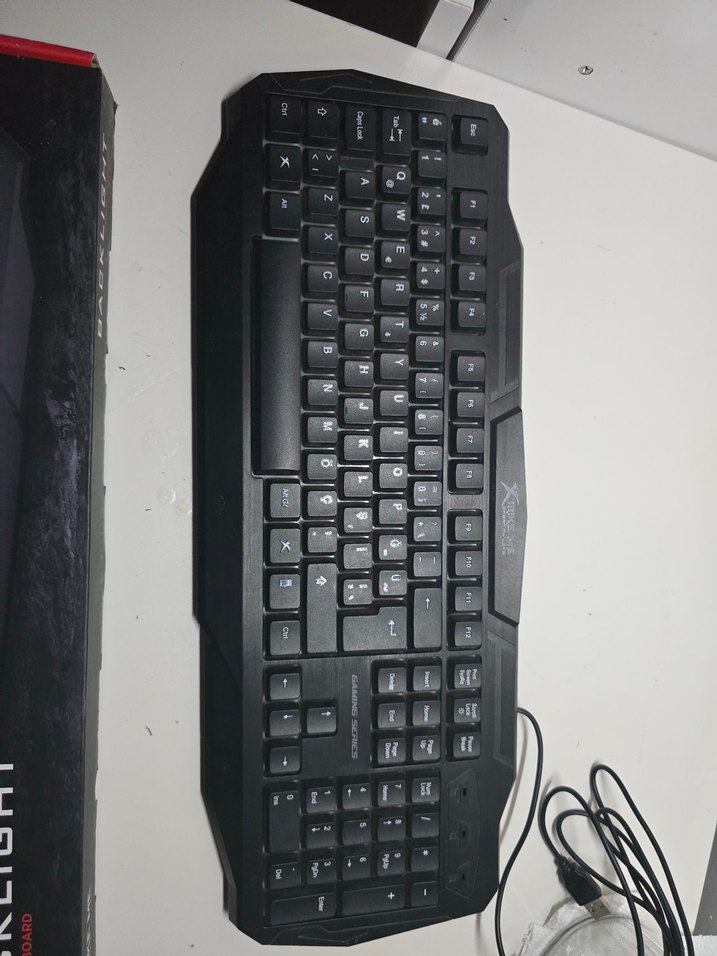 Renkli LED Işıklı Kablolu Klavye - Görsel 2