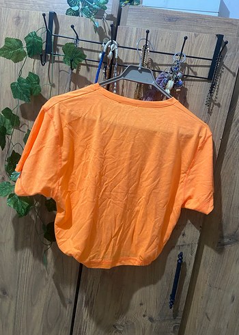 Turuncu Kısa Kollu V Yakalı Crop Top - Görsel 2