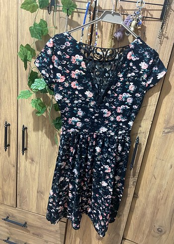 Çiçek Desenli V Yaka Midi Elbise - Görsel 2