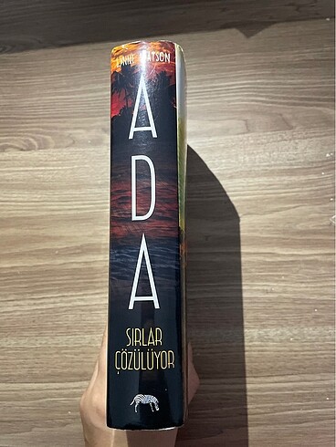  Ada Sırlar Çözülüyor