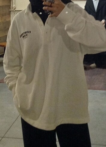 Beyaz polo yaka sweatshirt 