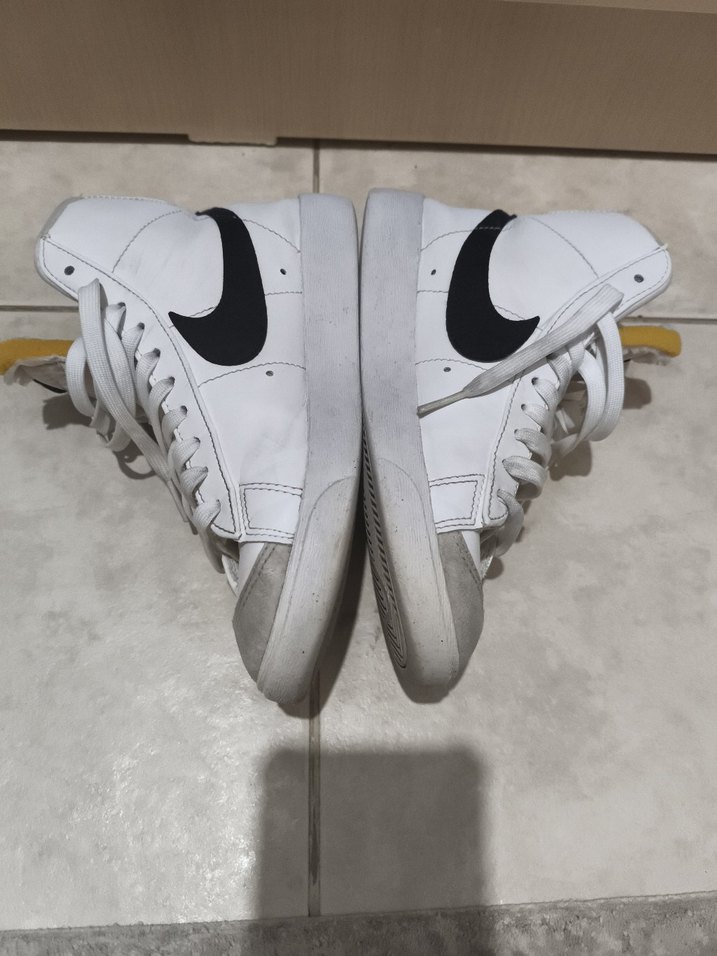 Nike Beyaz Bağcıklı Spor Ayakkabı - Görsel 2