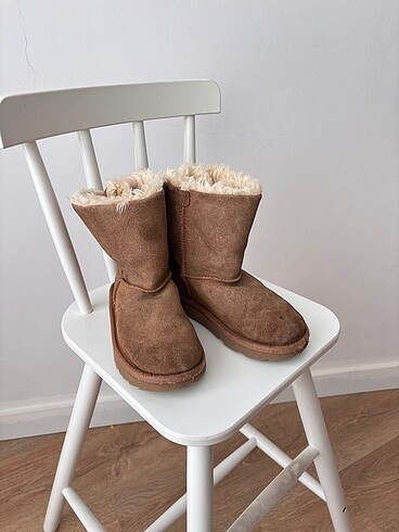 UGG marka