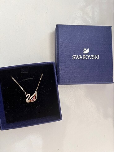 swarovski kolye kuğu modeli